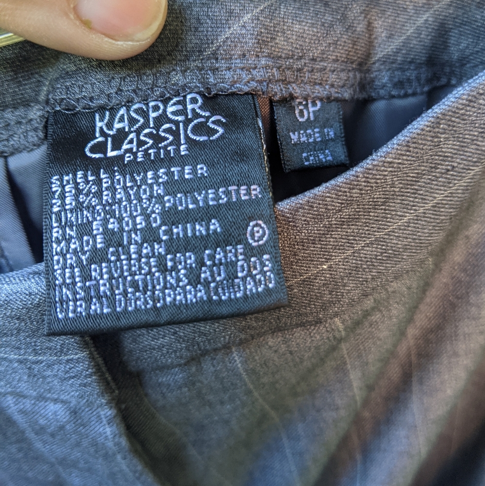 Suit - Picture 4 of 6